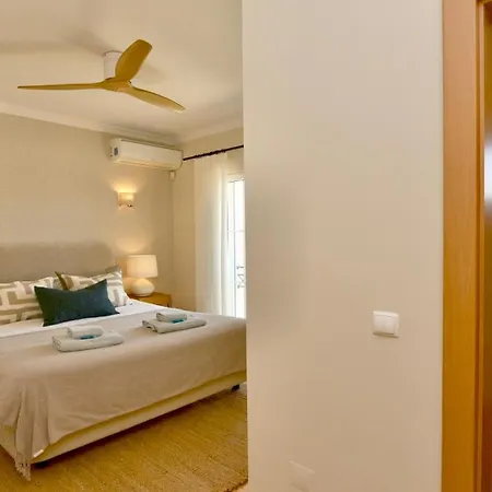 Amendoeira 4 - Clever Details With Private 