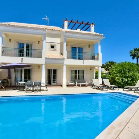 Villa Amendoeira 4 - Clever Details With Private 
