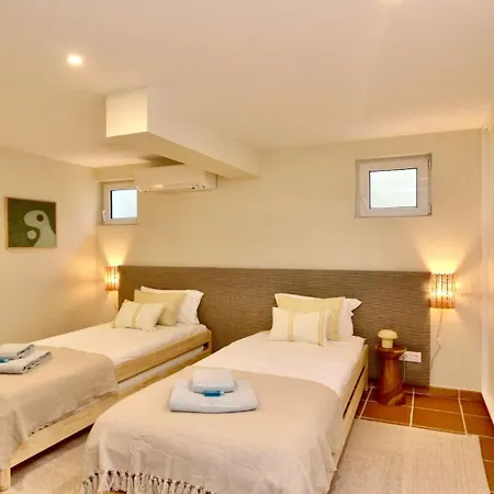 Amendoeira 4 - Clever Details With Private 